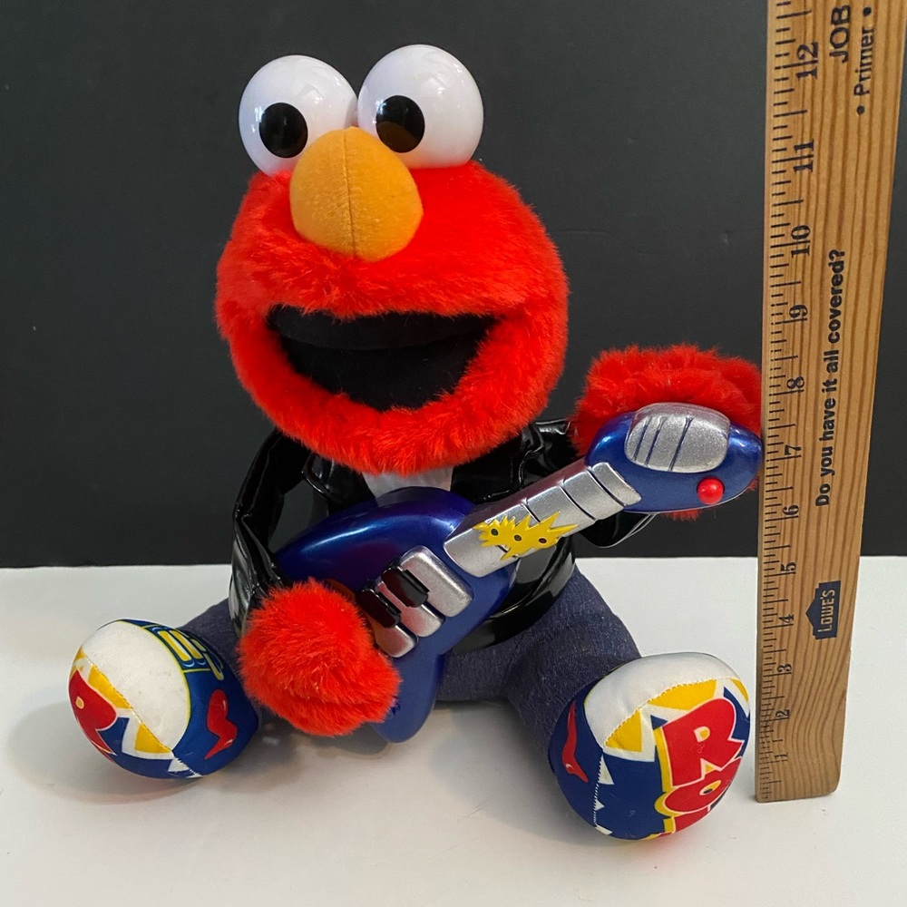 ROCK N ROLL Elmo Sesame Street Tyco 1997 Sings Plays Guitar Tested Working Toy